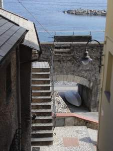 Xtrallusion photo gallery of Italy. Photos, pictures, images and photographs of the Italian Rivieras, the Italian Lakes, the Italian Alps, the Cinque Terre, the Amalfi coast and some of the most beautiful corners of Italy. Plus photos of Italian cities such as Pisa, Milan, Genoa and Rome.